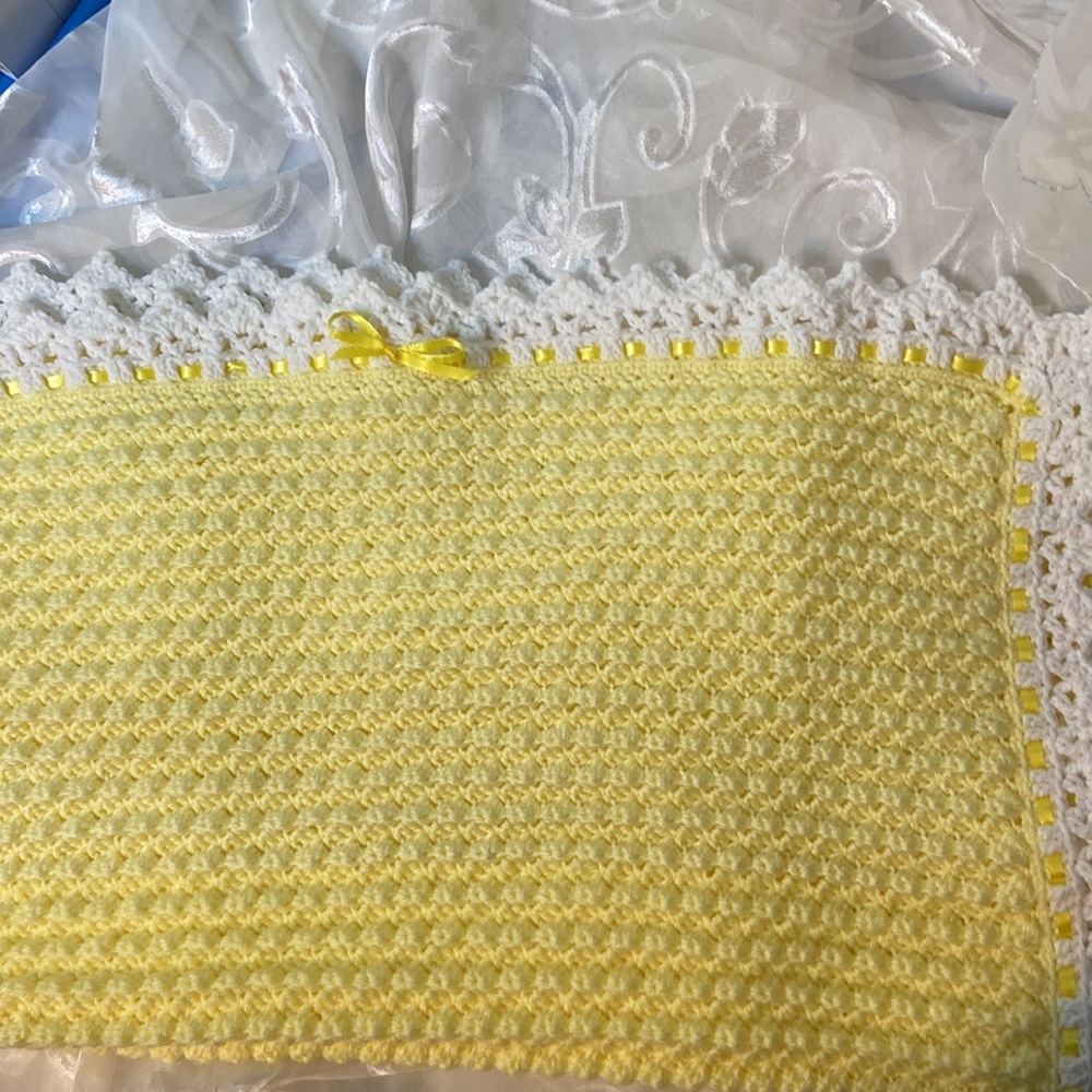 NWT hand crocheted stroller/bassinet blanket